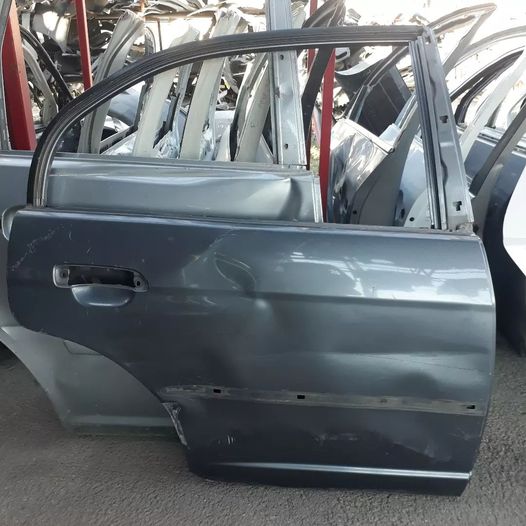 Honda CIVIC 2005 model sağ arka kapı